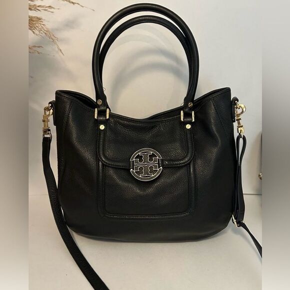 Tory Burch Handbags - Tory Burch black Amanda Pebble leather hobo shoulder bag crossbody